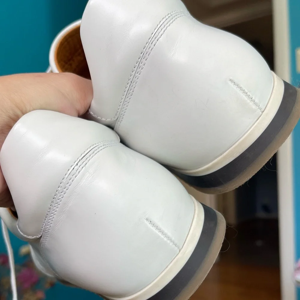 Magnanni Leather Sneakers - Picture 6 of 9